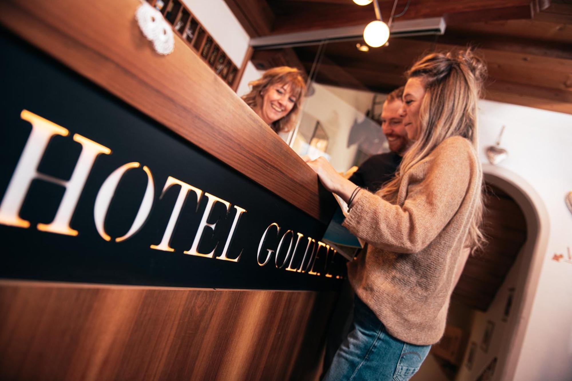 Hotel Goldene Rose Welsberg Exteriör bild
