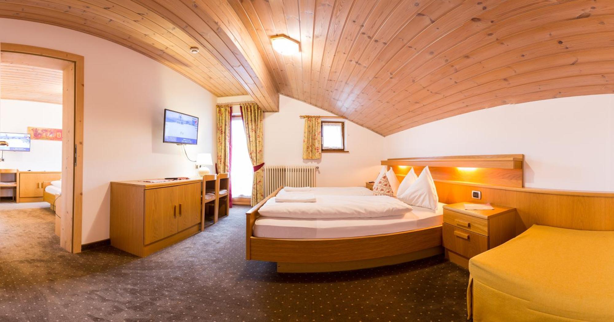 Hotel Goldene Rose Welsberg Exteriör bild
