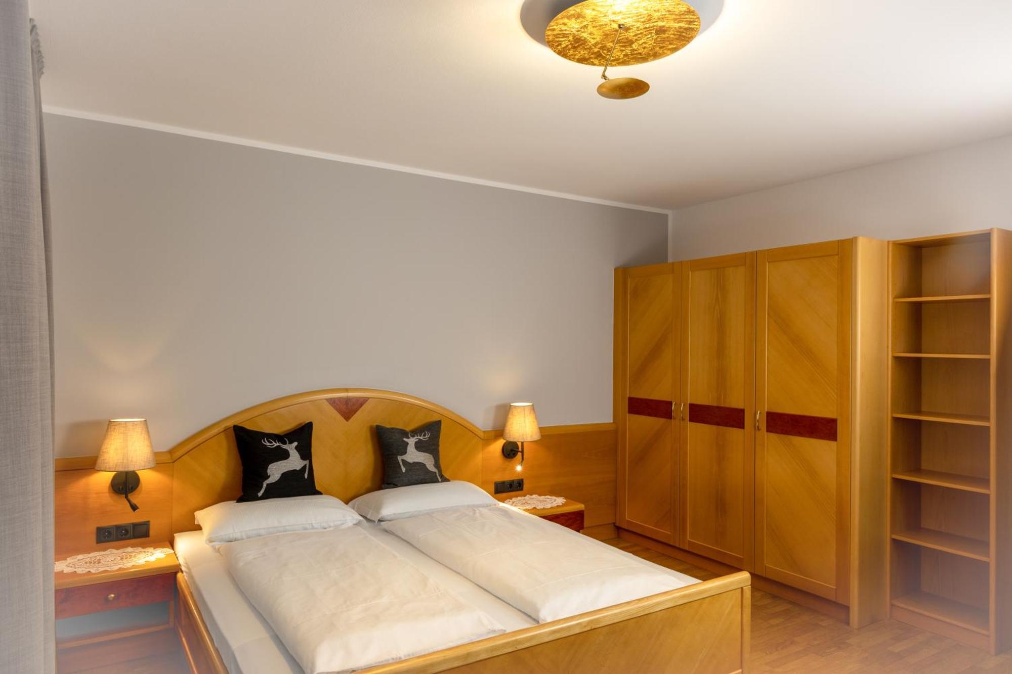 Hotel Goldene Rose Welsberg Exteriör bild