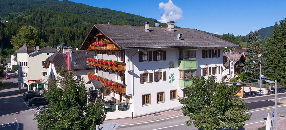 Hotel Goldene Rose Welsberg Exteriör bild