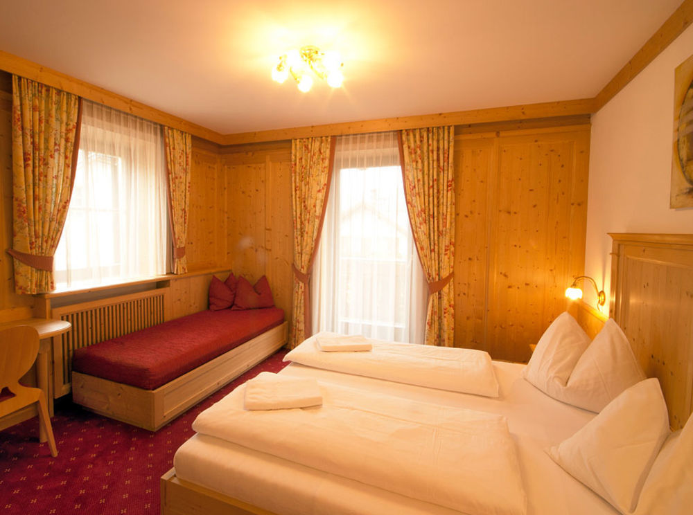 Hotel Goldene Rose Welsberg Exteriör bild