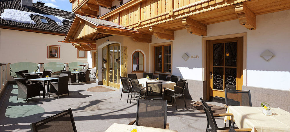 Hotel Goldene Rose Welsberg Exteriör bild